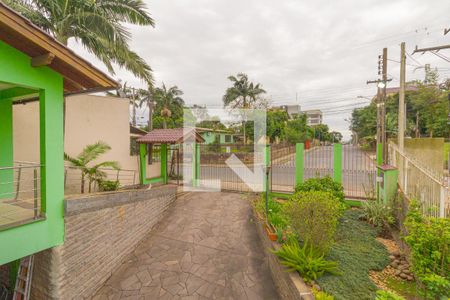 Casa à venda com 476m², 4 quartos e 6 vagas Casa à venda com 476m², 4 quartos e 6 vagasVista da Sacada