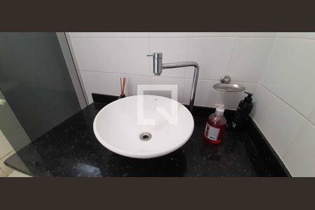 Apartamento à venda com 56m², 2 quartos e 1 vaga Apartamento à venda com 56m², 2 quartos e 1 vagaBanheiro
