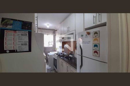Cozinha de apartamento à venda com 2 quartos, 56m² em Quitaúna, Osasco