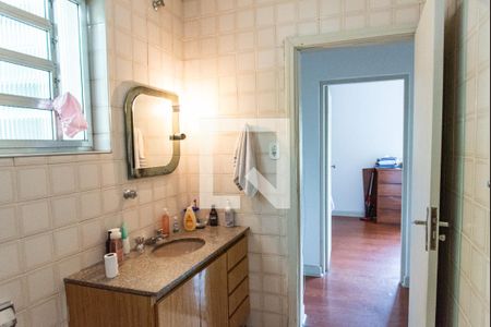 Casa à venda com 200m², 3 quartos e 2 vagas Casa à venda com 200m², 3 quartos e 2 vagasBanheiro