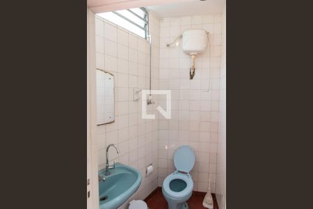 Casa à venda com 200m², 3 quartos e 2 vagas Casa à venda com 200m², 3 quartos e 2 vagasBanheiro de serviço