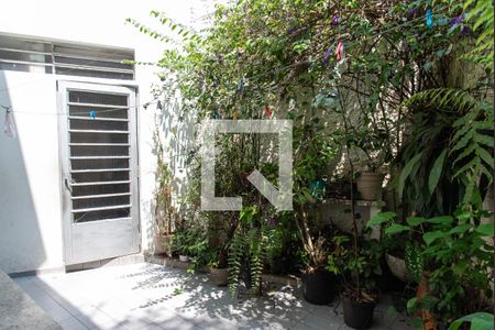 Casa à venda com 200m², 3 quartos e 2 vagas Casa à venda com 200m², 3 quartos e 2 vagasQuintal