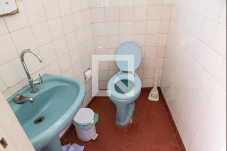 Casa à venda com 200m², 3 quartos e 2 vagas Casa à venda com 200m², 3 quartos e 2 vagasBanheiro de serviço