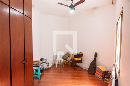 Casa à venda com 200m², 3 quartos e 2 vagas Casa à venda com 200m², 3 quartos e 2 vagasCloset do quarto