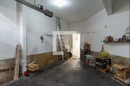 Casa à venda com 200m², 3 quartos e 2 vagas Casa à venda com 200m², 3 quartos e 2 vagasGaragem 1