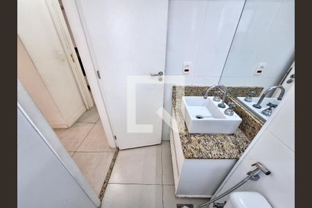 Apartamento para alugar com 62m², 2 quartos e 1 vaga Apartamento para alugar com 62m², 2 quartos e 1 vagaBanheiro da suíte