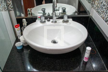 Casa de condomínio à venda com 128m², 3 quartos e 2 vagasbanheiro 2