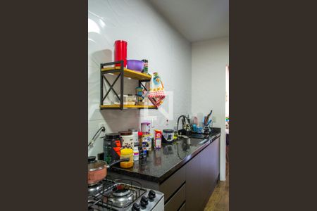 Casa de condomínio à venda com 128m², 3 quartos e 2 vagascozinha