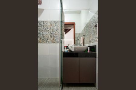 Casa de condomínio à venda com 128m², 3 quartos e 2 vagasbanheiro 2