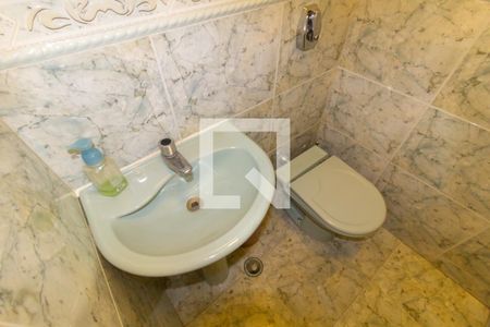 Casa à venda com 250m², 4 quartos e 2 vagasLavabo