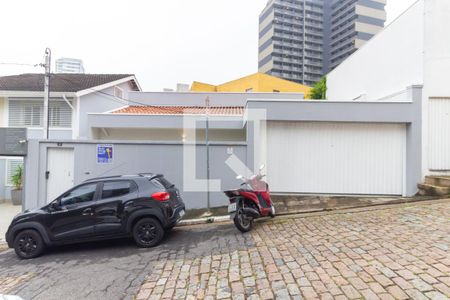 Casa à venda com 250m², 4 quartos e 2 vagasFachada
