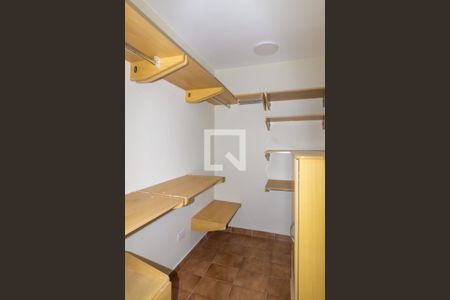 Casa à venda com 250m², 4 quartos e 2 vagasClosset Quarto 1