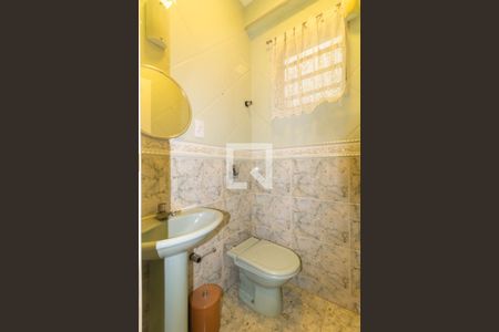 Casa à venda com 250m², 4 quartos e 2 vagasLavabo