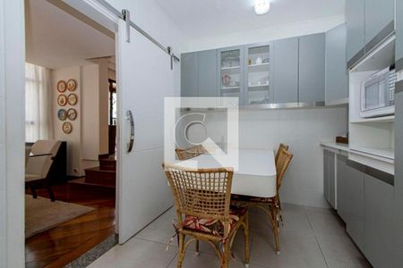 Apartamento à venda com 226m², 4 quartos e 3 vagas