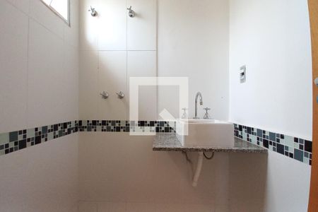 Casa de condomínio à venda com 74m², 2 quartos e 2 vagas Casa de condomínio à venda com 74m², 2 quartos e 2 vagasBanheiro da Suíte 1