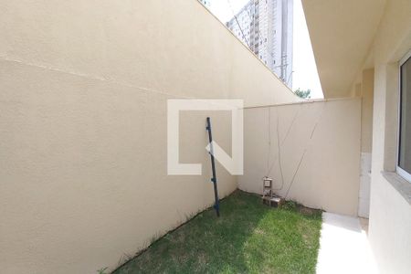 Casa de condomínio à venda com 74m², 2 quartos e 2 vagas Casa de condomínio à venda com 74m², 2 quartos e 2 vagasQuintal