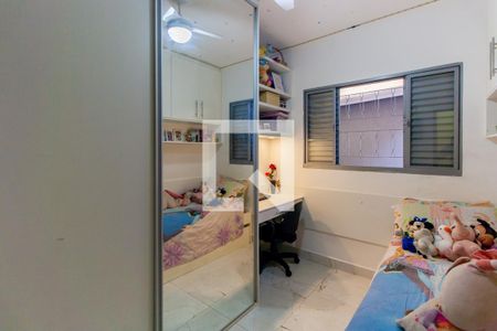 Casa à venda com 200m², 4 quartos e 2 vagas Casa à venda com 200m², 4 quartos e 2 vagasQuarto 2