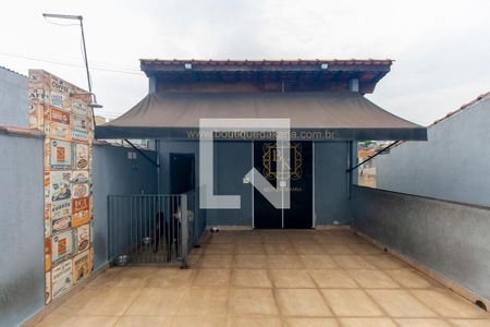 Casa à venda com 200m², 4 quartos e 2 vagas Casa à venda com 200m², 4 quartos e 2 vagasSalão