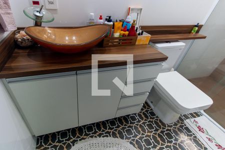 Casa à venda com 200m², 4 quartos e 2 vagas Casa à venda com 200m², 4 quartos e 2 vagasBanheiro da Suíte