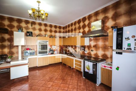 Casa para alugar com 950m², 4 quartos e 8 vagasCozinha