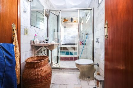 Casa para alugar com 950m², 4 quartos e 8 vagasBanheiro Suíte 1