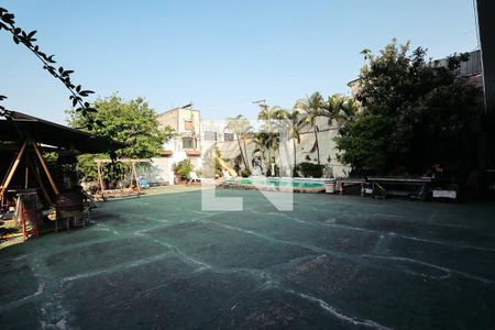 Casa para alugar com 950m², 4 quartos e 8 vagasQuintal