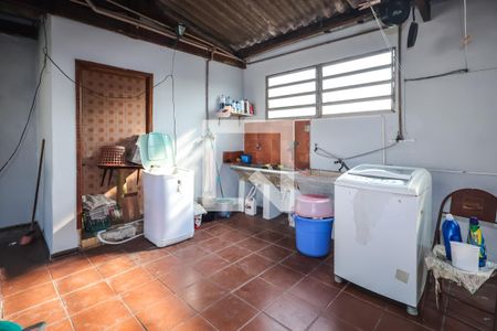 Casa para alugar com 950m², 4 quartos e 8 vagasÁrea de Serviço