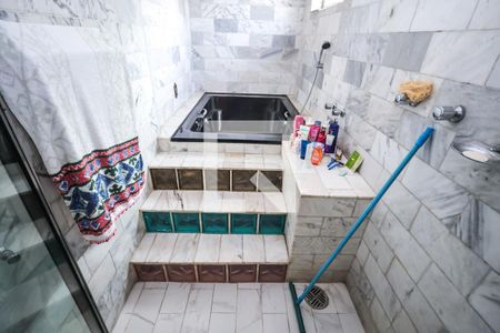 Casa para alugar com 950m², 4 quartos e 8 vagasBanheiro Suíte 1