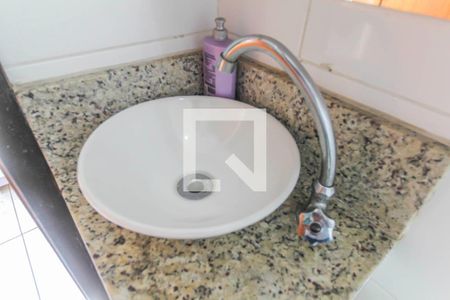 Casa à venda com 62m², 2 quartos e 1 vaga Casa à venda com 62m², 2 quartos e 1 vagaBanheiro da Suíte 1