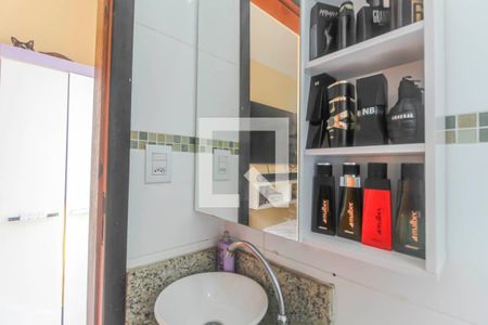 Casa à venda com 62m², 2 quartos e 1 vaga Casa à venda com 62m², 2 quartos e 1 vagaBanheiro da Suíte 1