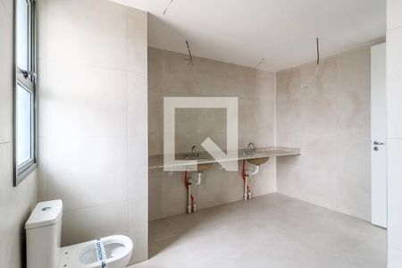 Apartamento à venda com 211m², 3 quartos e 3 vagasBanheiro da Suíte 1