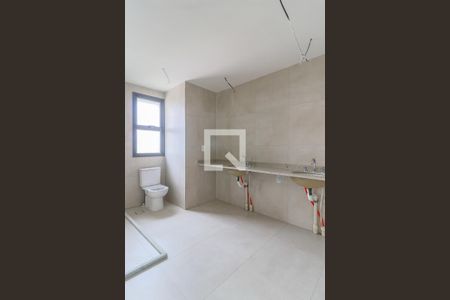 Apartamento à venda com 211m², 3 quartos e 3 vagasBanheiro da Suíte 1