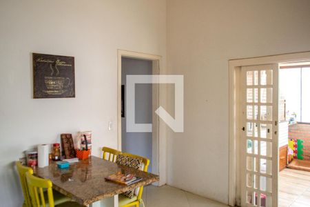 Casa à venda com 170m², 3 quartos e 2 vagasCozinha