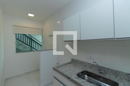 Cozinha e Área de Serviço de casa de condomínio para alugar com 1 quarto, 26m² em Vila Gustavo, São Paulo