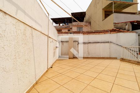 Casa à venda com 170m², 3 quartos e 3 vagas Casa à venda com 170m², 3 quartos e 3 vagasÁrea externa