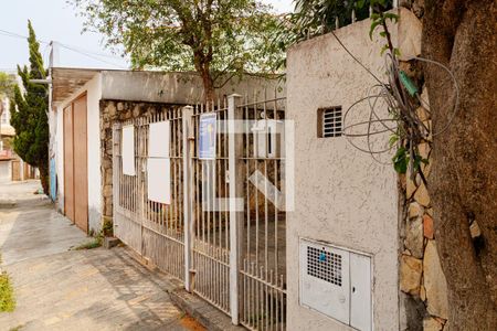 Casa à venda com 170m², 3 quartos e 3 vagas Casa à venda com 170m², 3 quartos e 3 vagasFachada