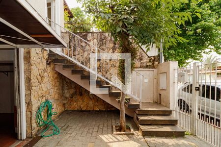 Casa à venda com 170m², 3 quartos e 3 vagas Casa à venda com 170m², 3 quartos e 3 vagasÁrea externa