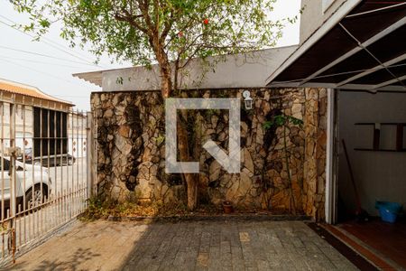 Casa à venda com 170m², 3 quartos e 3 vagas Casa à venda com 170m², 3 quartos e 3 vagasÁrea externa