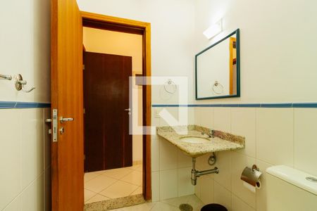 Casa à venda com 170m², 3 quartos e 3 vagas Casa à venda com 170m², 3 quartos e 3 vagasBanheiro 2