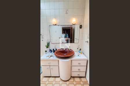 Casa à venda com 171m², 2 quartos e 2 vagasBanheiro