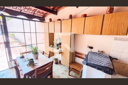 Casa à venda com 171m², 2 quartos e 2 vagasÁrea de Serviço