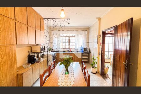 Casa à venda com 171m², 2 quartos e 2 vagasCozinha