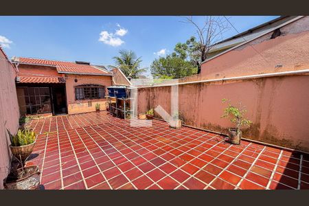 Casa à venda com 171m², 2 quartos e 2 vagasQuintal