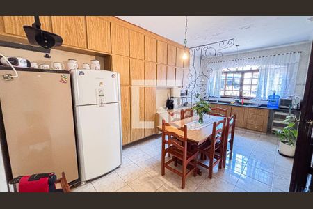 Casa à venda com 171m², 2 quartos e 2 vagasCozinha