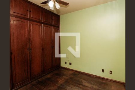 Casa à venda com 360m², 5 quartos e 7 vagas Casa à venda com 360m², 5 quartos e 7 vagasQuarto 5