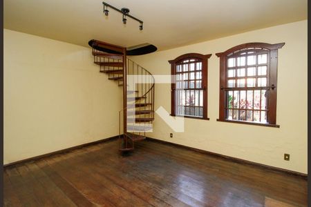 Casa à venda com 360m², 5 quartos e 7 vagas Casa à venda com 360m², 5 quartos e 7 vagasSala 3