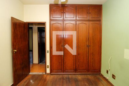 Casa à venda com 360m², 5 quartos e 7 vagas Casa à venda com 360m², 5 quartos e 7 vagasQuarto 5