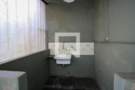 Casa à venda com 360m², 5 quartos e 7 vagas Casa à venda com 360m², 5 quartos e 7 vagasÁrea de Serviço