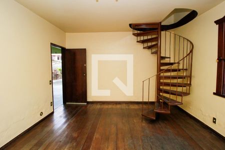 Casa à venda com 360m², 5 quartos e 7 vagas Casa à venda com 360m², 5 quartos e 7 vagasSala 3