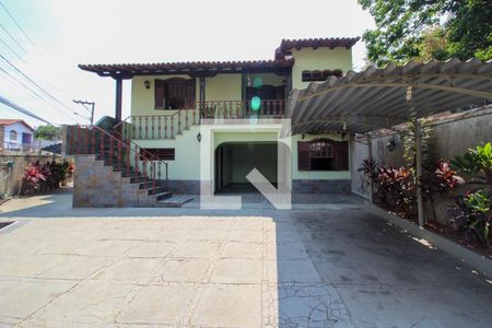 Casa à venda com 360m², 5 quartos e 7 vagas Casa à venda com 360m², 5 quartos e 7 vagasÁrea comum